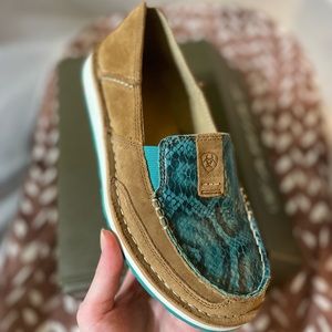 Turquoise Snake Ariat Cruiser